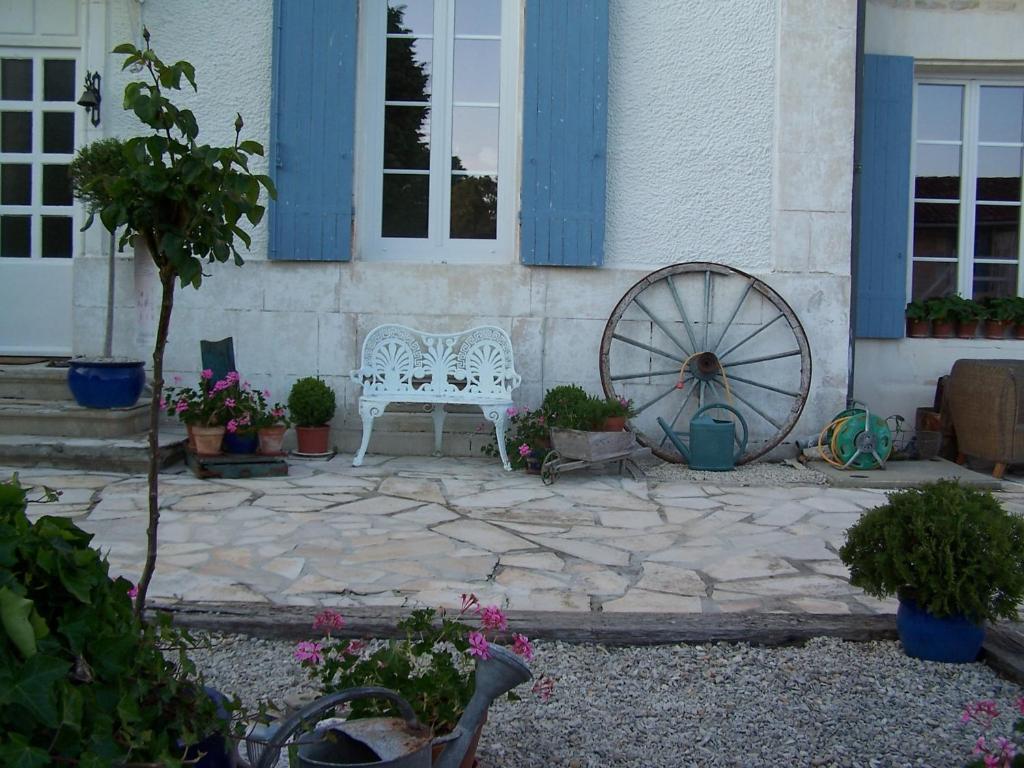 Le Four A Pain Ξενοδοχείο Saint-Jean-dʼAngély Εξωτερικό φωτογραφία